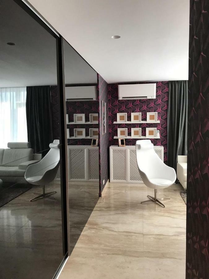オラデアLuxury Tripアパートメント エクステリア 写真